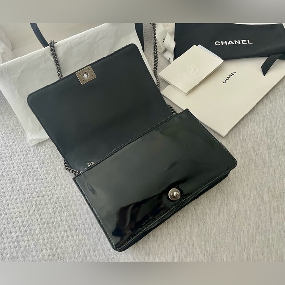 Chanel Reverso Boy bag - Picture 5 of 12